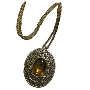 Vintage Avon parfum locket brooch